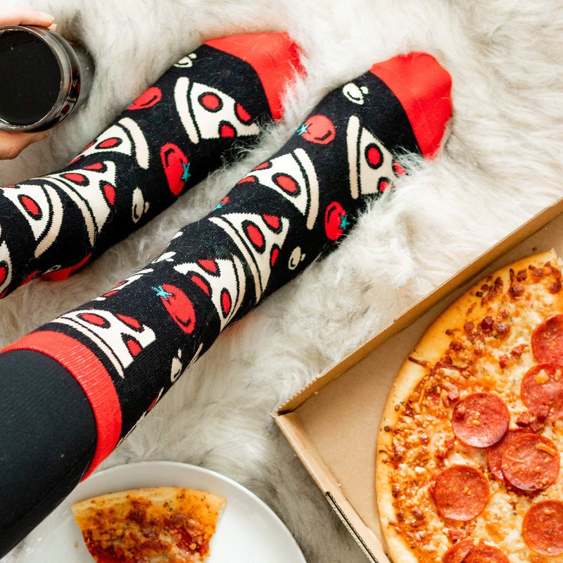 Lavley If You Can Read This Bring Me Pizza Socks â€“ Funny Socks for Men & Women US Size 6-12 â€“ Hilarious Gag Gift for Pizza Lovers, Foodies, Birthday or Holiday Novelty Present - Image 4